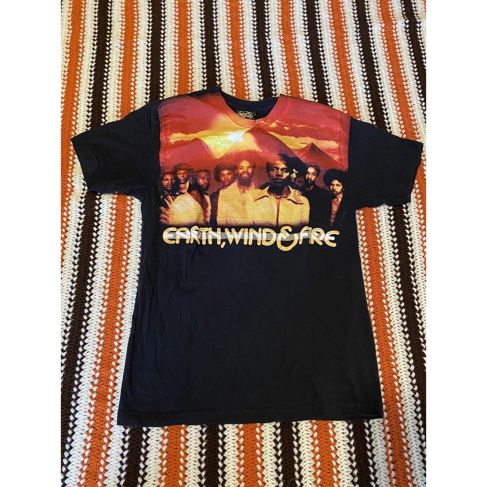Earth Wind & Fire 2000’s Size M Vintage “The Legacy Continues” Shirt Black